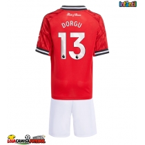 Camisa de Futebol Manchester United Patrick Dorgu #13 Equipamento Principal Infantil 2025-26 Manga Curta (+ Calças curtas)